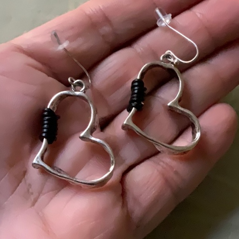 silver hearts leather earrings new